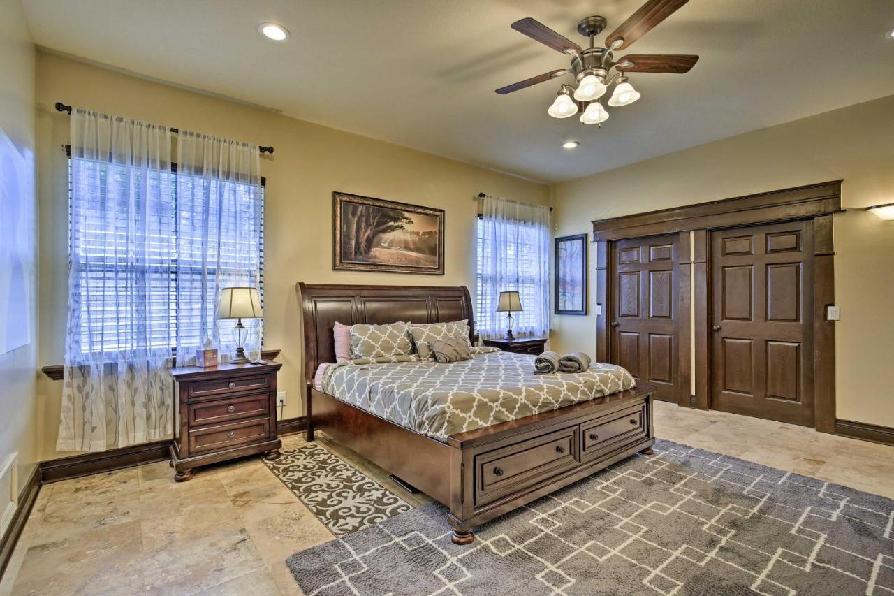 הוילה Tampa Oasis With Pool About 7 Mi To Busch Gardens! מראה חיצוני תמונה
