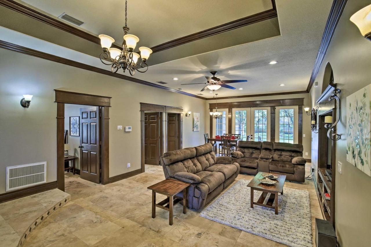 הוילה Tampa Oasis With Pool About 7 Mi To Busch Gardens! מראה חיצוני תמונה