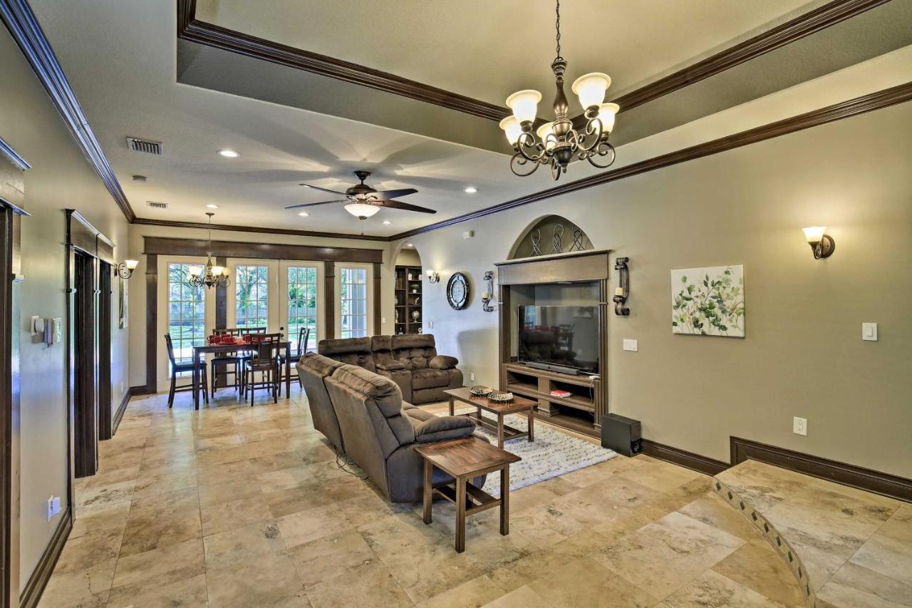 הוילה Tampa Oasis With Pool About 7 Mi To Busch Gardens! מראה חיצוני תמונה
