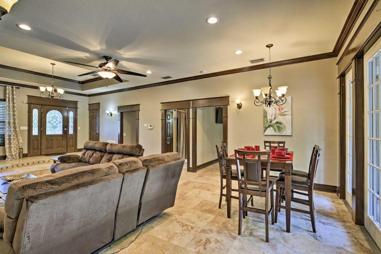 הוילה Tampa Oasis With Pool About 7 Mi To Busch Gardens! מראה חיצוני תמונה