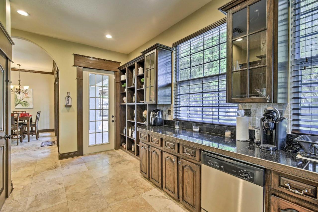 הוילה Tampa Oasis With Pool About 7 Mi To Busch Gardens! מראה חיצוני תמונה